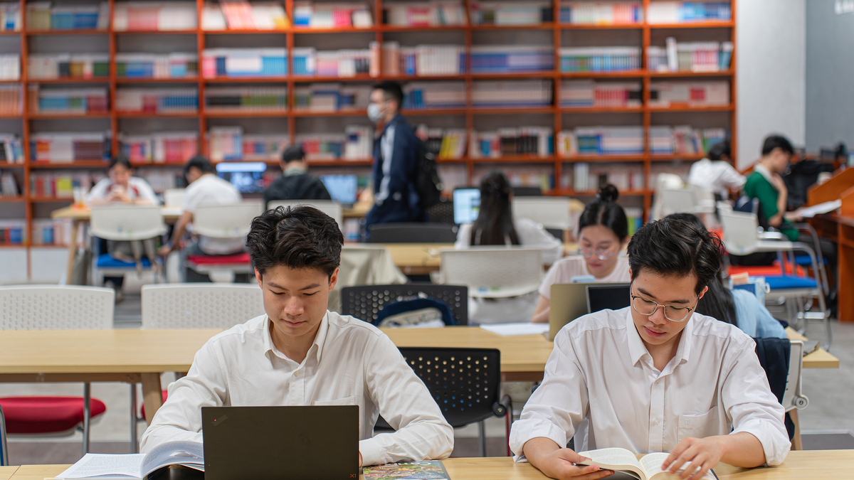 'Ngành giáo dục chịu áp lực lớn vì AI'