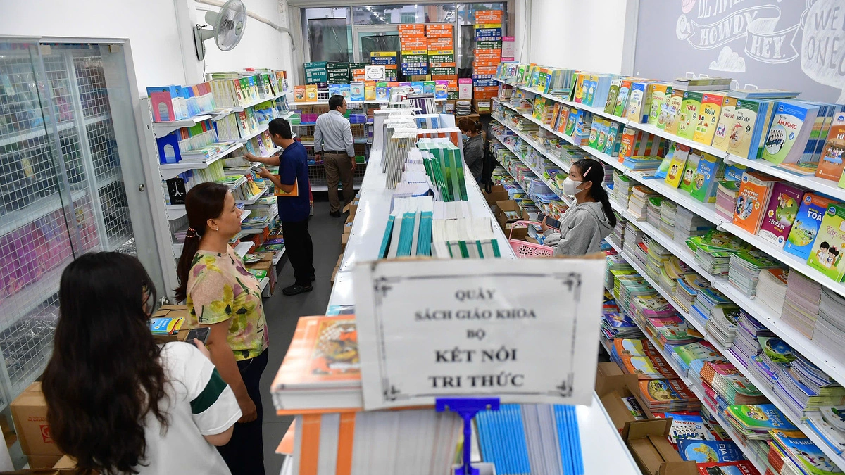 Sẽ sửa đồng bộ chương trình, sách giáo khoa lớp 1-12