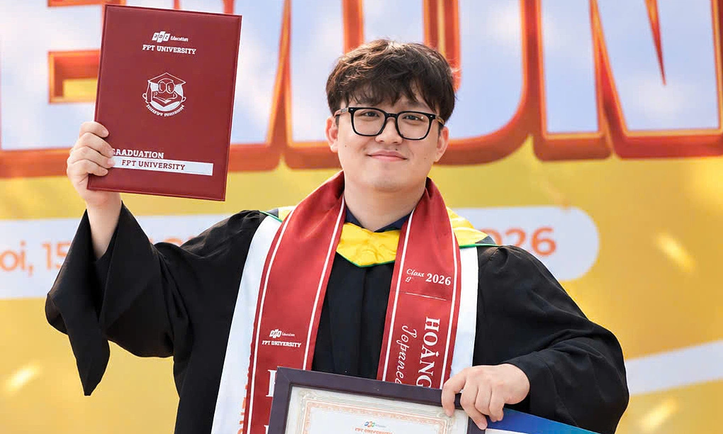Hoàng Việt Anh trong lễ tốt nghiệp ở trường Đại học FPT.