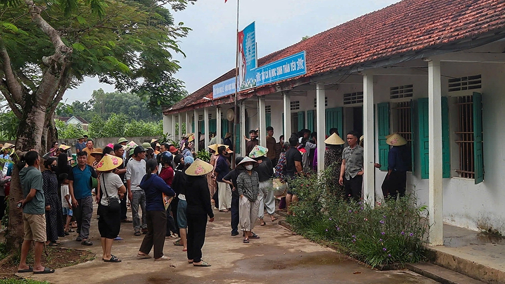 Phụ huynh nhận sai sau 1 tháng cho con nghỉ học vì sáp nhập trường