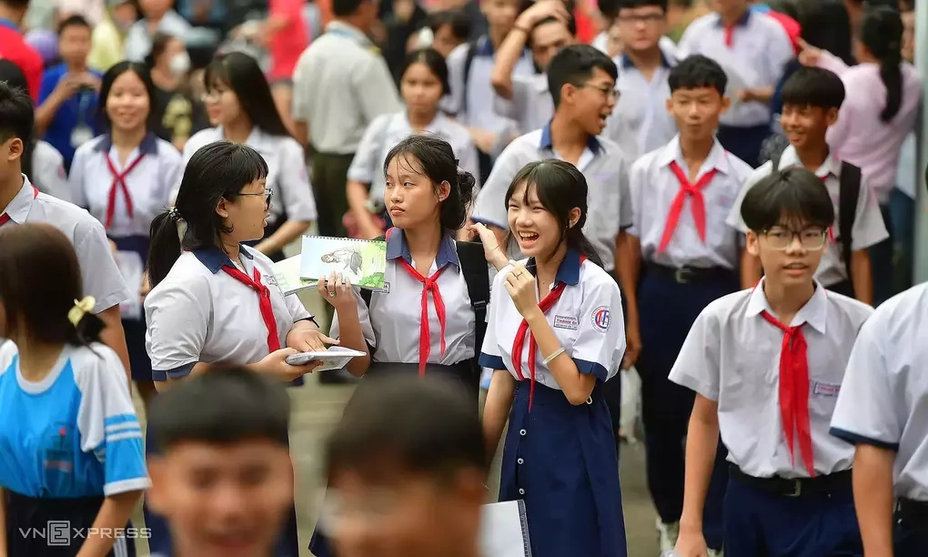 Thí sinh tham dự kỳ thi lớp 10 tại TP HCM, tháng 6/2026.