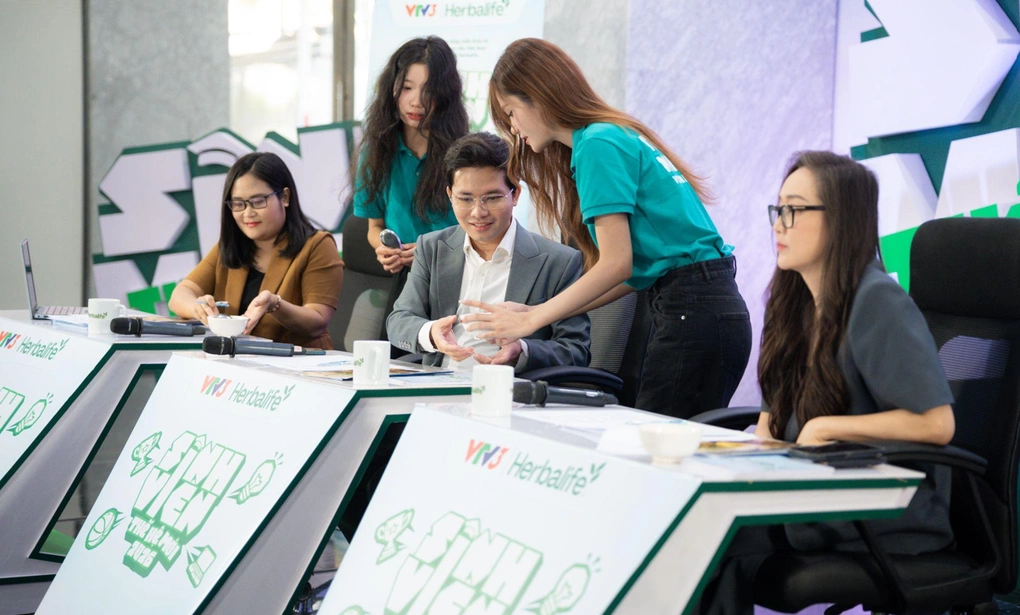 Đội thi Trường Đại học Khoa học Xã hội và Nhân văn - ĐHQG Hà Nội gây ấn tượng với Ban giám khảo khi mang nồi cháo đến vòng tuyển chọn.