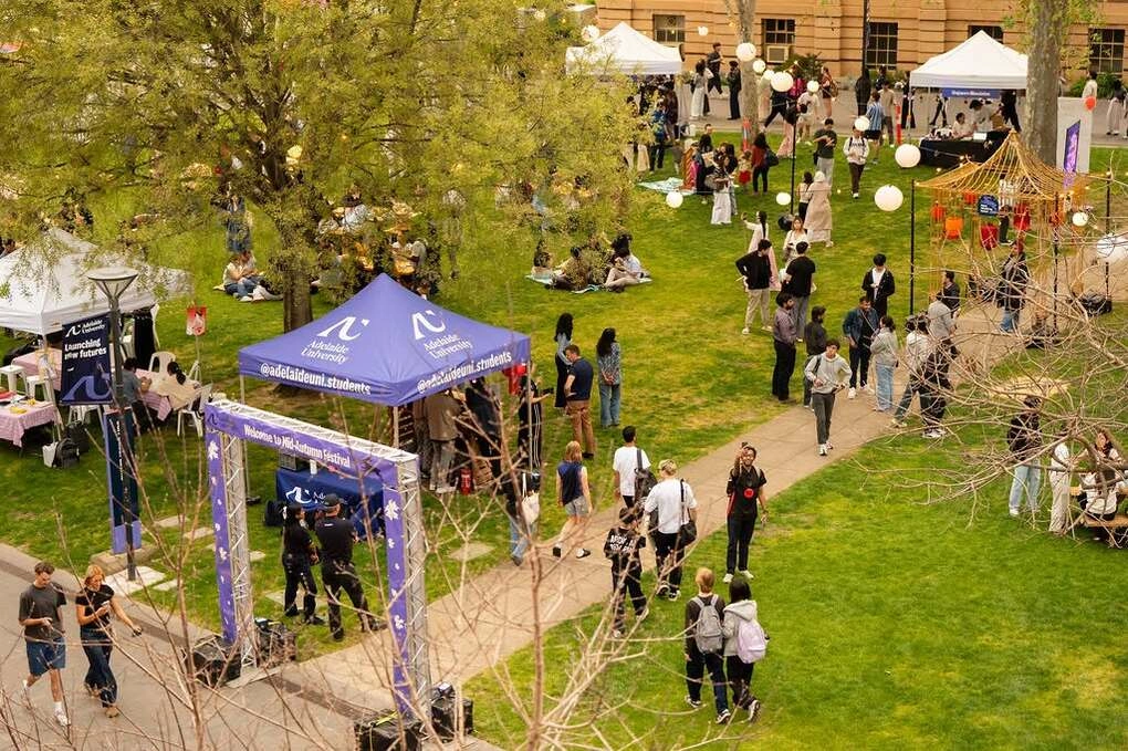 Khuôn viên Đại học Adelaide.
