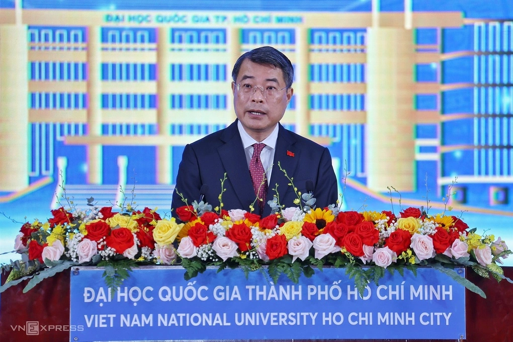 Thủ tướng Lê Minh Hưng phát biểu tại lễ khai khóa Đại học Quốc gia TP HCM, chiều 13/10.