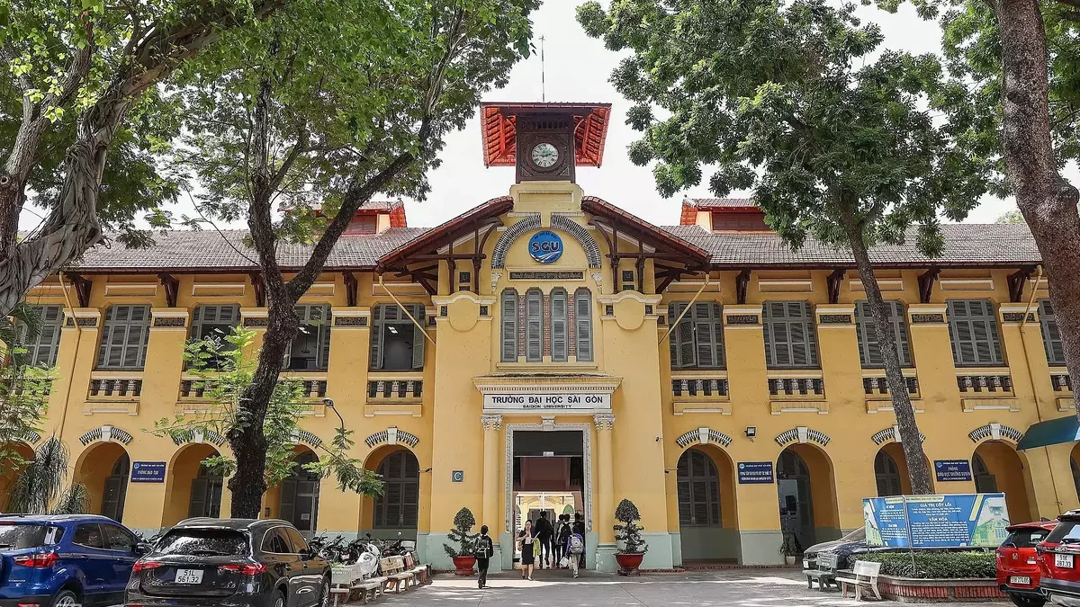 TP HCM sáp nhập hai trường sư phạm