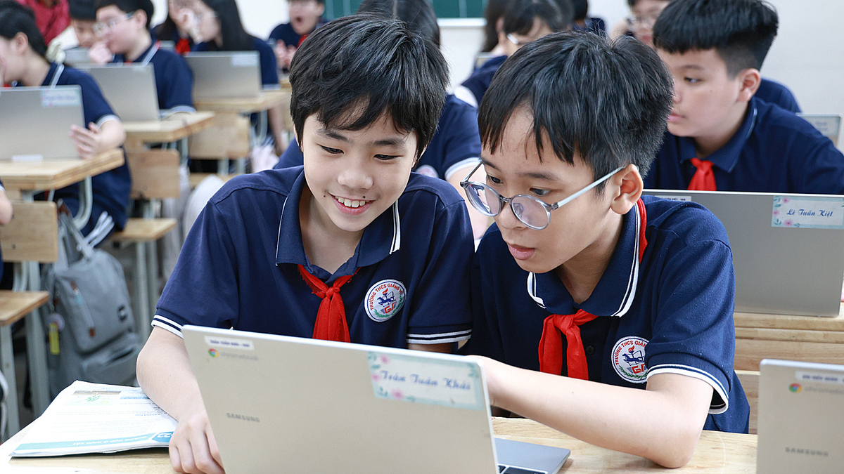 Trường công đầu tiên cho 100% học sinh dùng laptop trong lớp