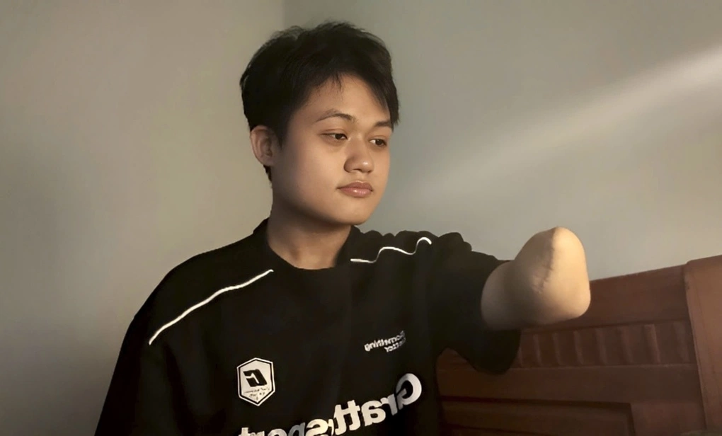 Vì Hùng Cường.