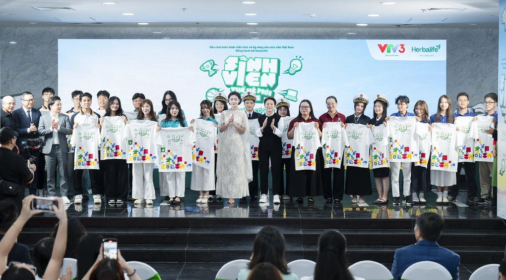 4 đội thi thuộc 4 trường đại học khu vực miền Bắc ra mắt tại sự kiện.