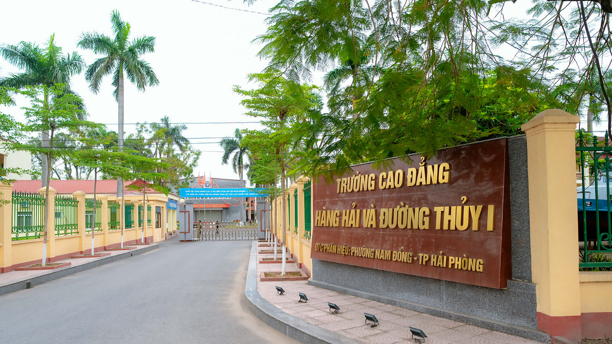Nam sinh 16 tuổi tử vong sau xô xát với bạn
